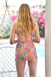 Enjoy Her Figure Enjoy Her Figure