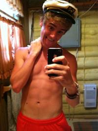 Connor Franta taking a selfie