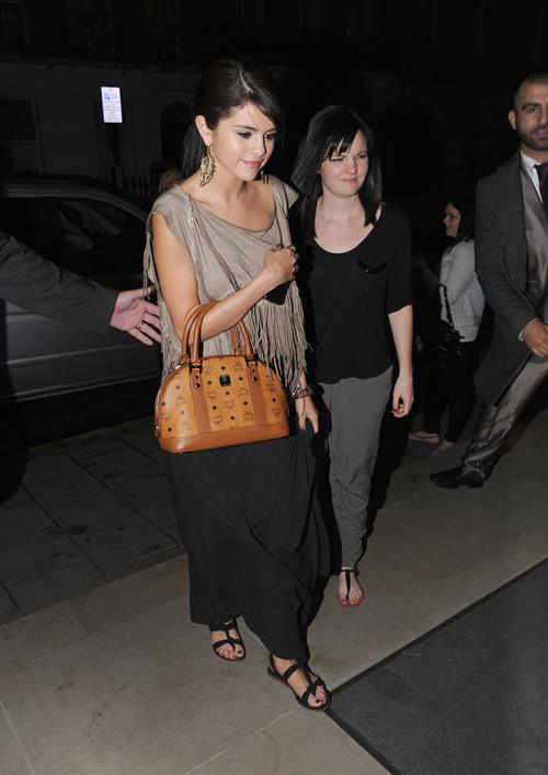 Selena Gomez Pictures Selena Gomez enjoys a night out at Nobu restaurant in London on July 5, 2011