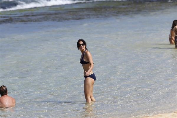 Jennifer Lawrence bikini candids in Hawaii 11/22/12 