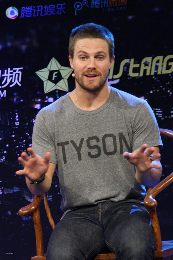 Stephen Amell