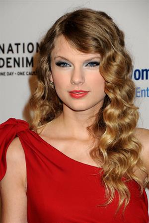 Taylor Swift 13th annual unforgettable evening benefiting eif held at beverly wilshire four seasons hotel on january 27 2010 