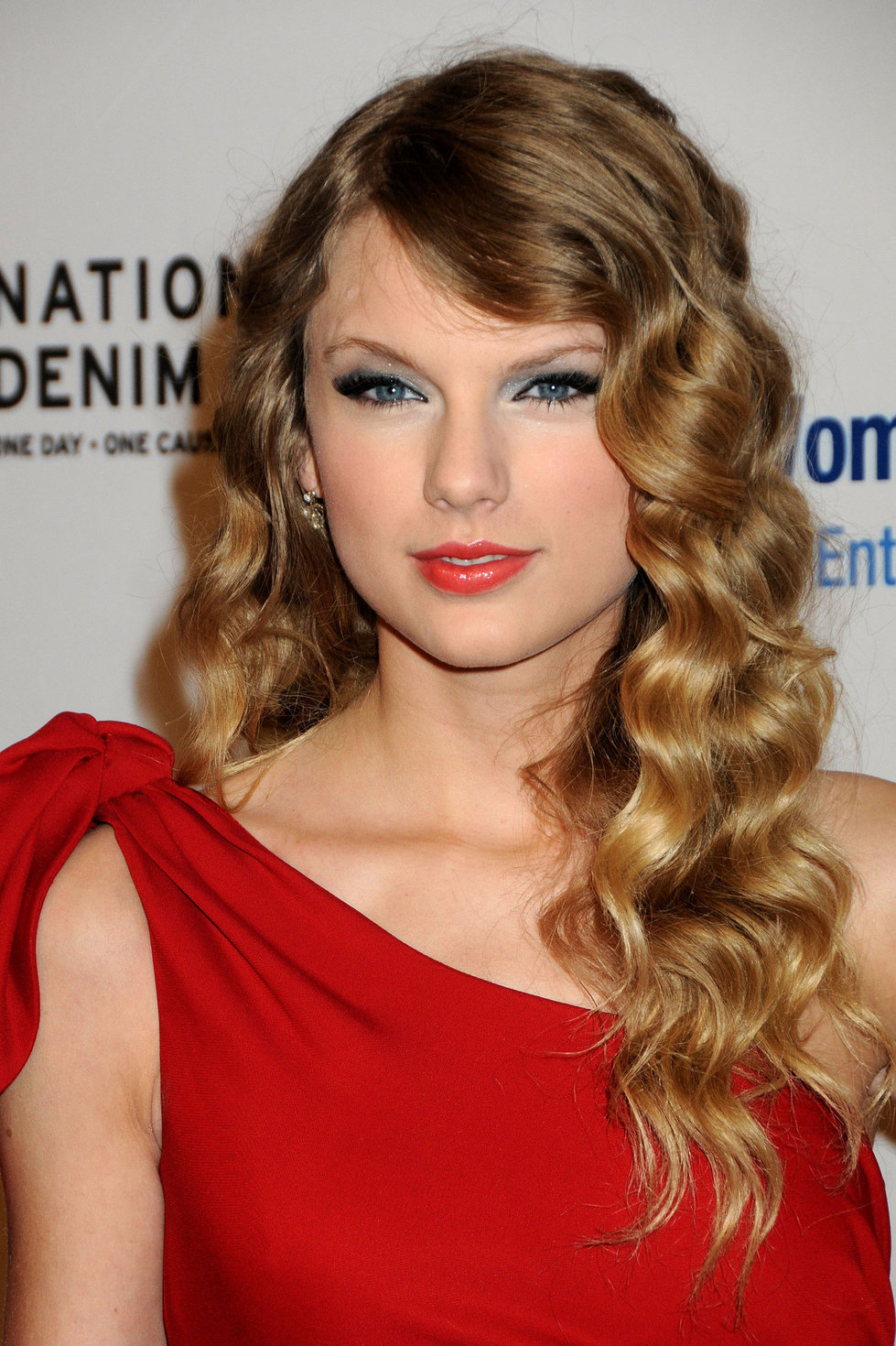 Taylor Swift 13th annual unforgettable evening benefiting eif held at beverly wilshire four seasons hotel on january 27 2010 