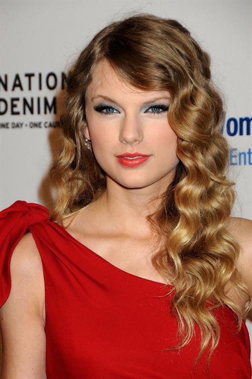 Taylor Swift 13th annual unforgettable evening benefiting eif held at beverly wilshire four seasons hotel on january 27 2010 