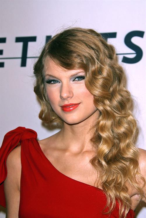 Taylor Swift 13th annual unforgettable evening benefiting eif held at beverly wilshire four seasons hotel on january 27 2010 