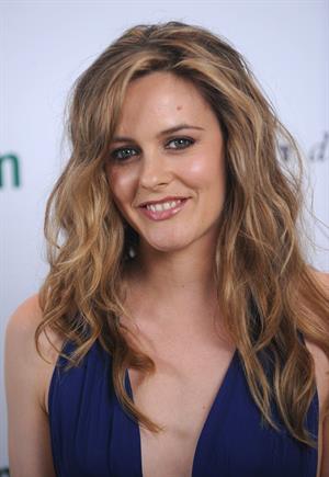 Alicia Silverstone attends the 2009 Heart of Green Awards at Hearst Tower