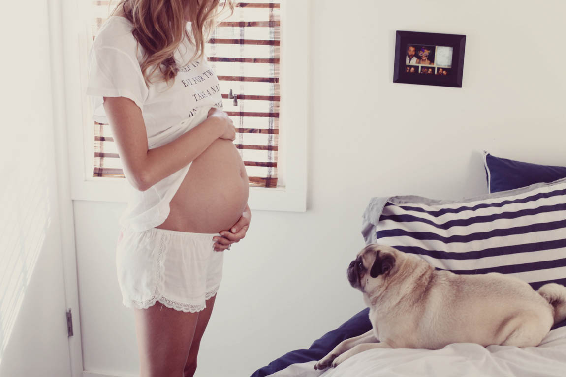 Pregnant Amanda Booth - At home - June 14, 2014  