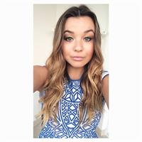 Torri Webster taking a selfie