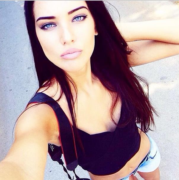 Dasha Dereviankina taking a selfie