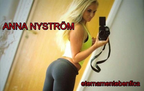 Anna Nyström in Yoga Pants taking a selfie and - ass