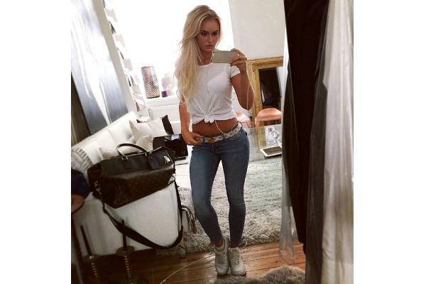 Anna Nyström taking a selfie