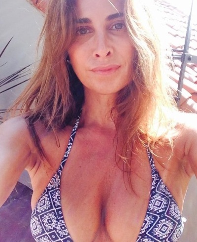 Jodhi Meares in a bikini taking a selfie