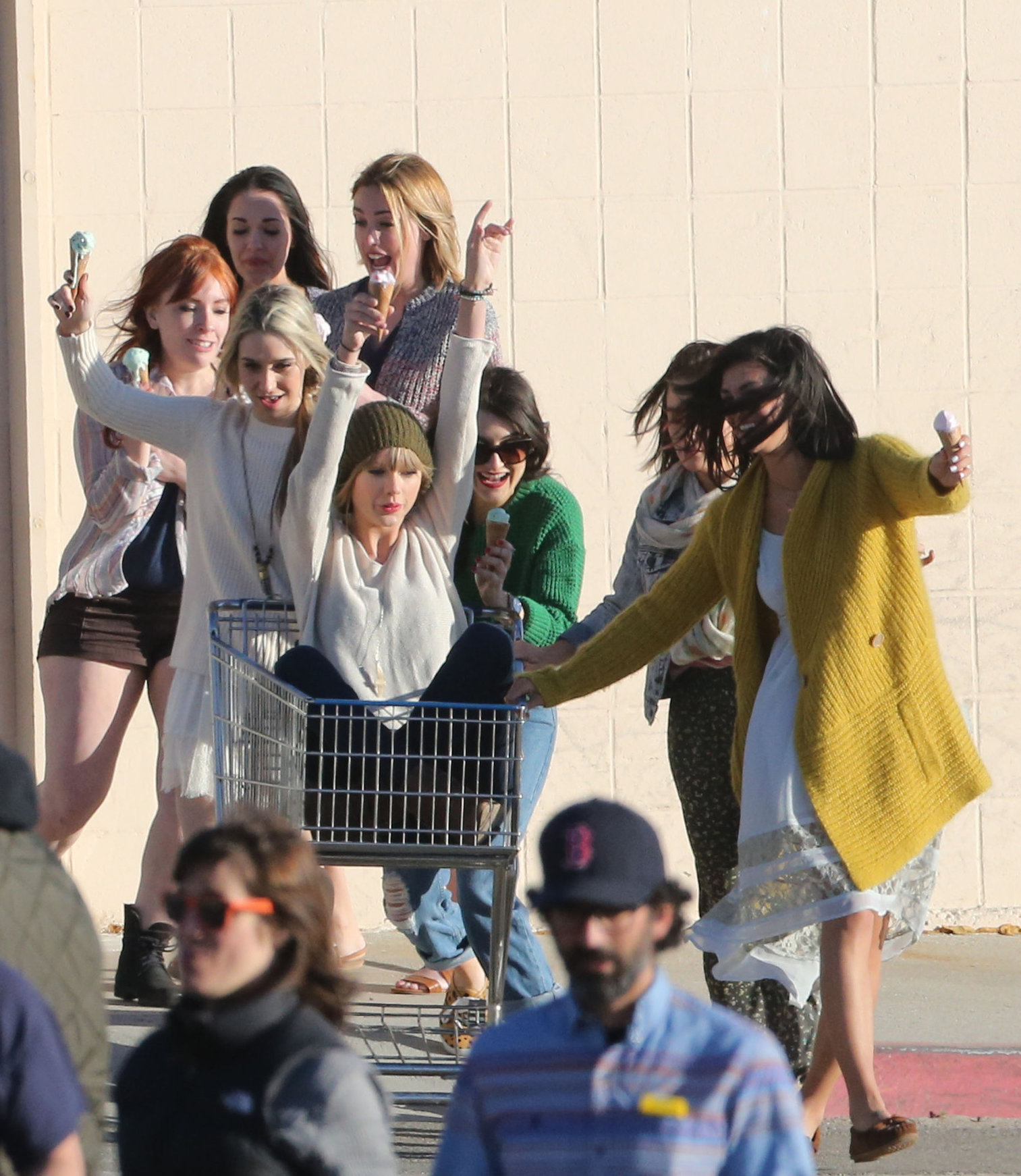 Taylor Swift filming a music video in Malibu 2/11/13 