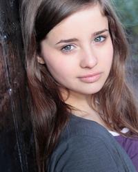 Holly Earl