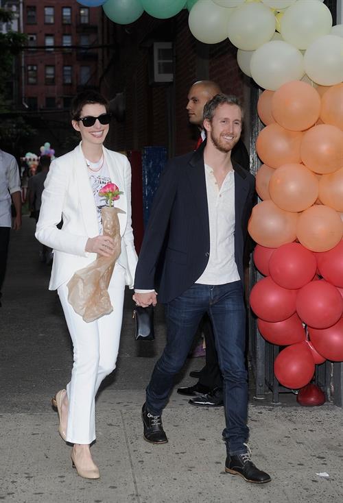 Anne Hathaway Stella McCartney Spring 2012 Presentation Dinner on June 11, 2012