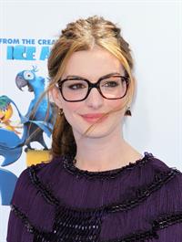 Anne Hathaway attending the Rio Los Angeles premiere on April 10, 2011
