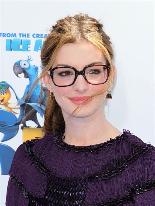 Anne Hathaway attending the Rio Los Angeles premiere on April 10, 2011