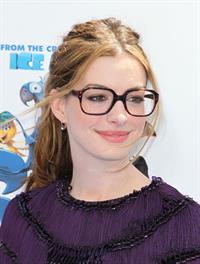 Anne Hathaway attending the Rio Los Angeles premiere on April 10, 2011