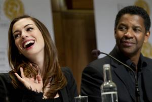 Anne Hathaway Norwegian Nobel Prize Committees banquet conference on December 11, 2010
