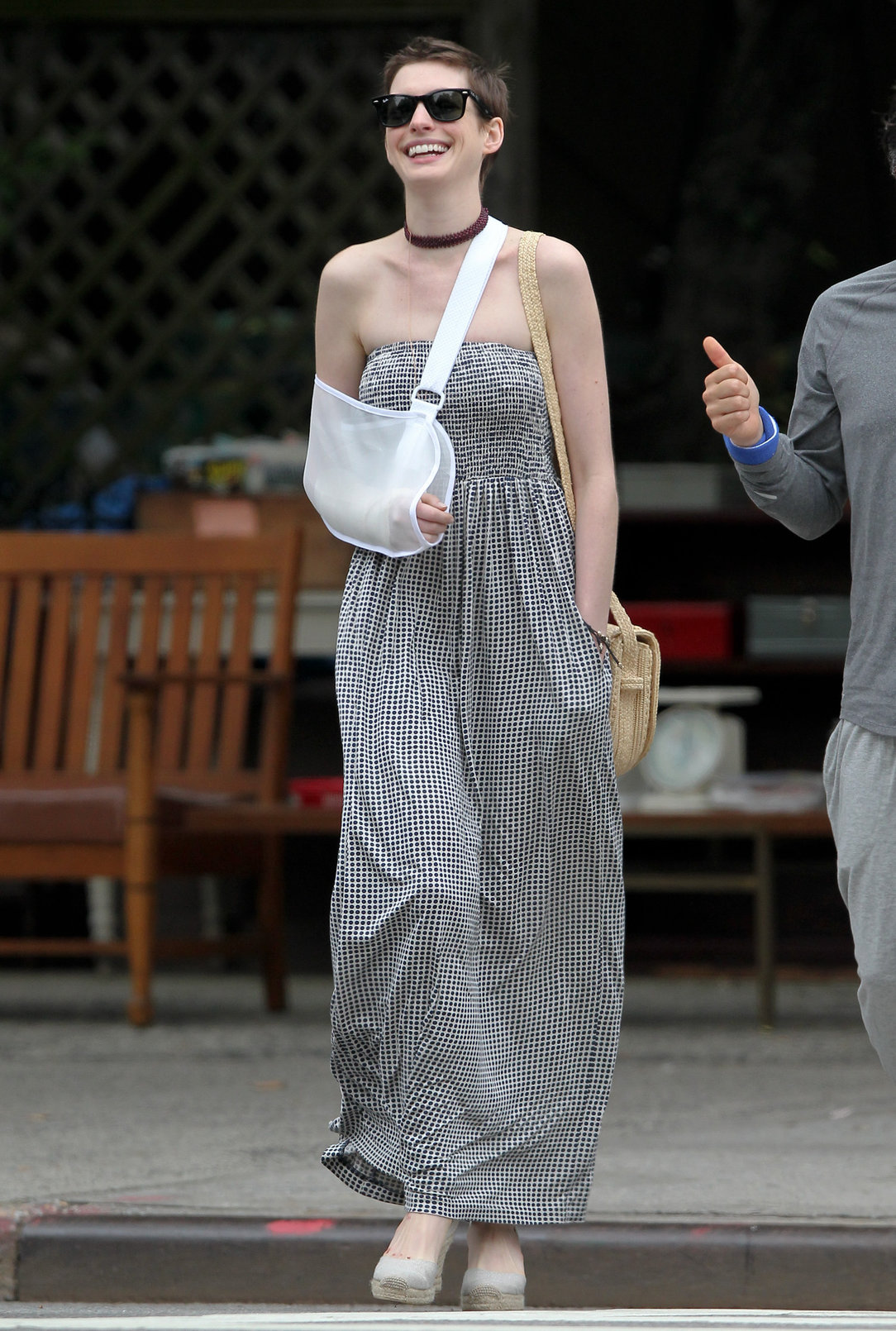 Anne Hathaway out for lunch in Brooklyn New York City on May 30, 2012