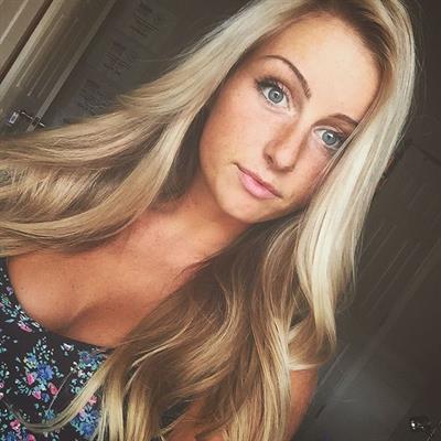 Cecilie Nordahl taking a selfie