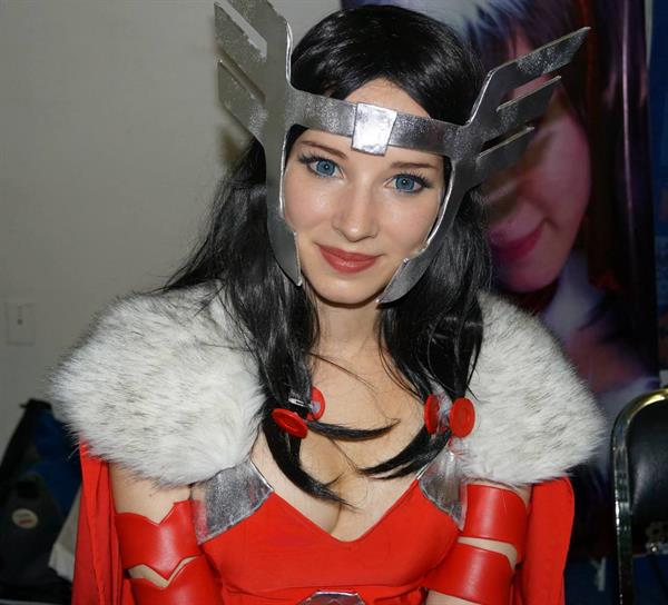 Enji Night as Sif