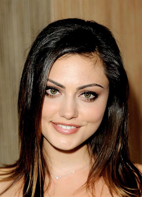Phoebe Tonkin