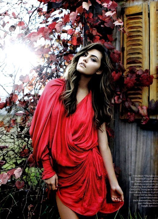 Phoebe Tonkin
