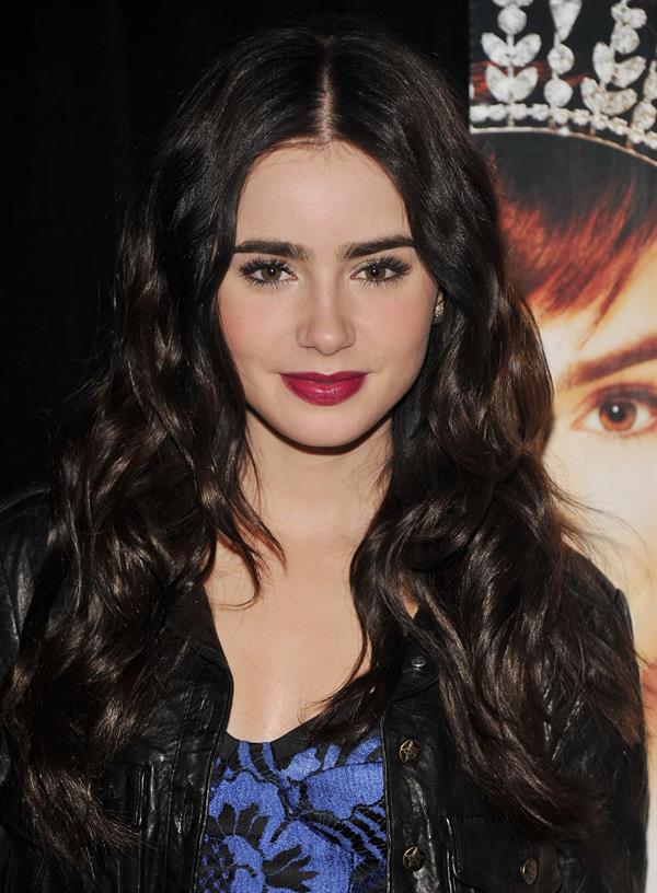 Lily Collins