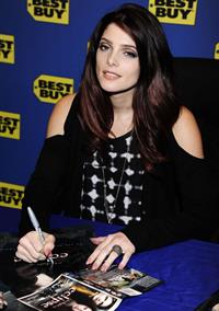 Ashley Greene Twilight Saga Eclipse signing Best Buy in New York on December 17, 2010