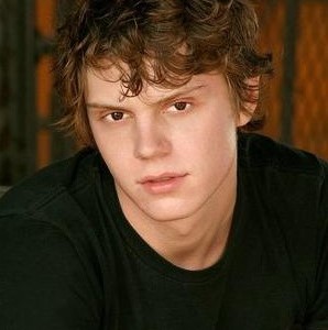 Evan Peters