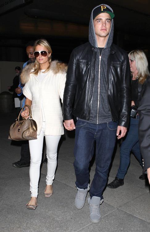 Paris Hilton Pictures Paris Hilton arrives at Los Angeles International Airport (02.02.2013)