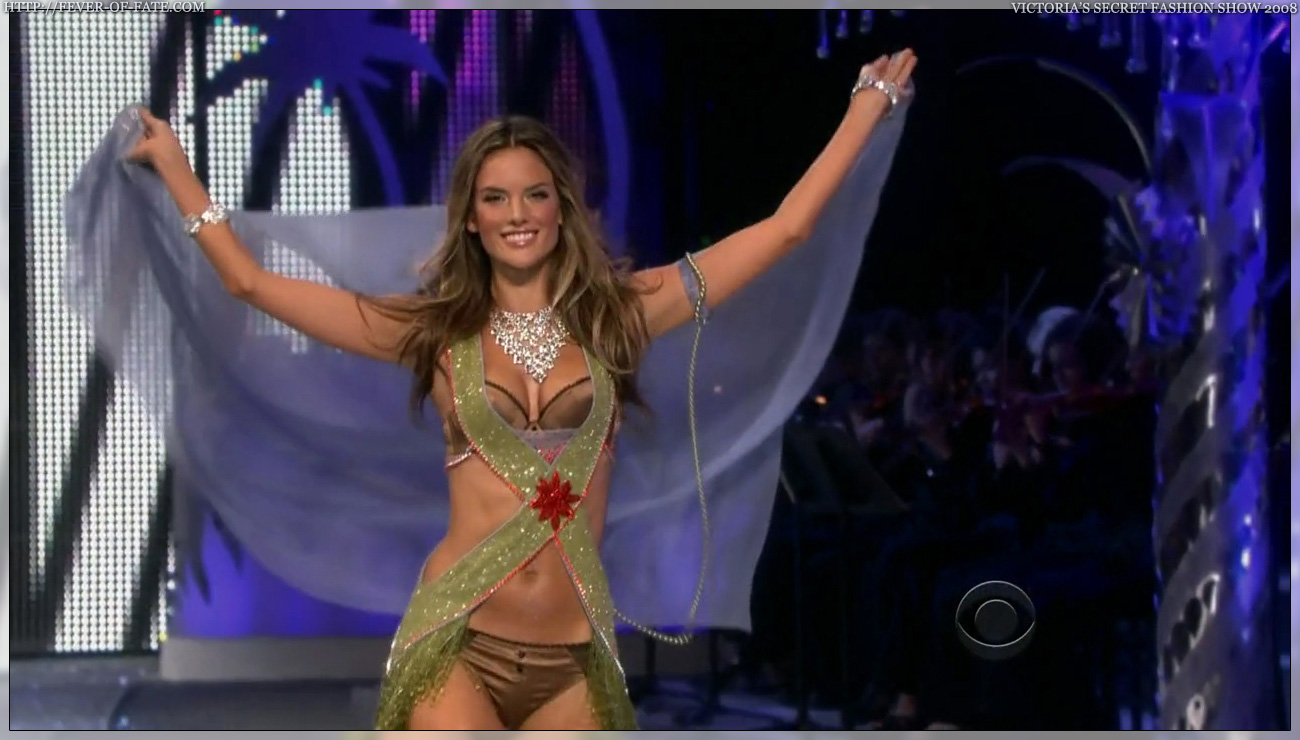 Alessandra Ambrosio in lingerie