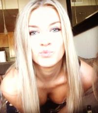 Sara Nelson taking a selfie