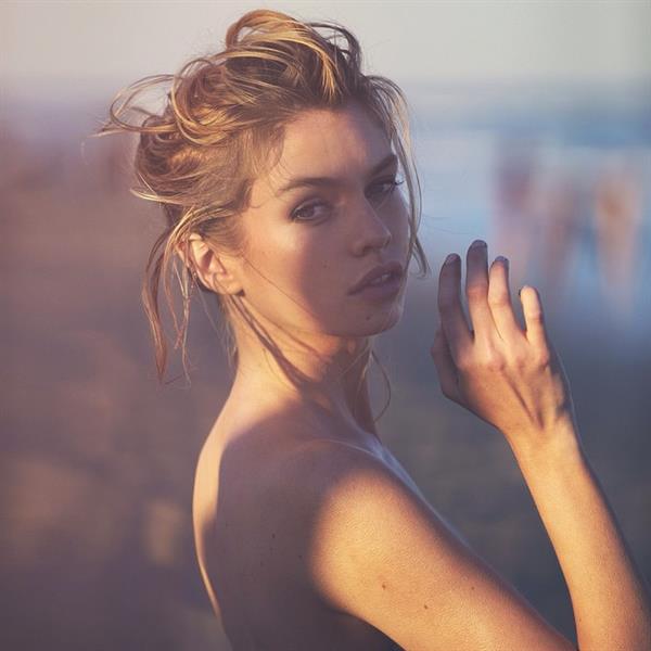 Stella Maxwell