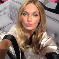 Romee Strijd taking a selfie
