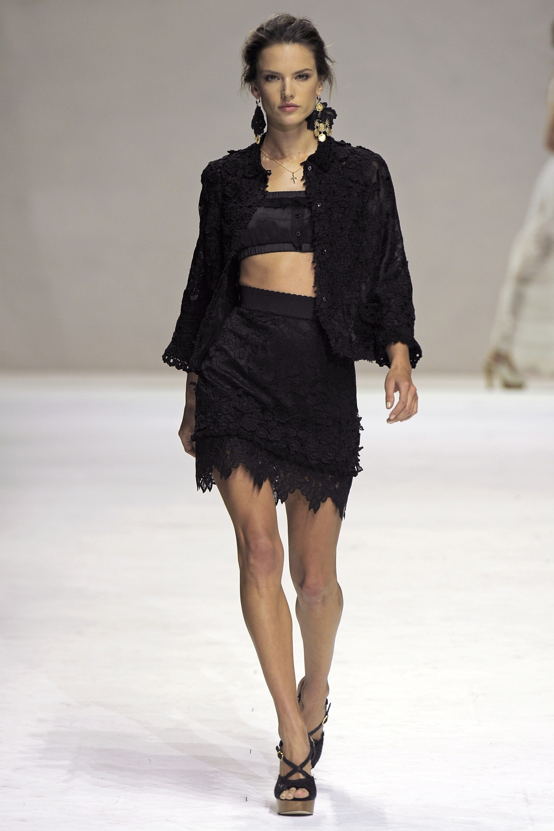 Alessandra Ambrosio Dolce Gabbana 