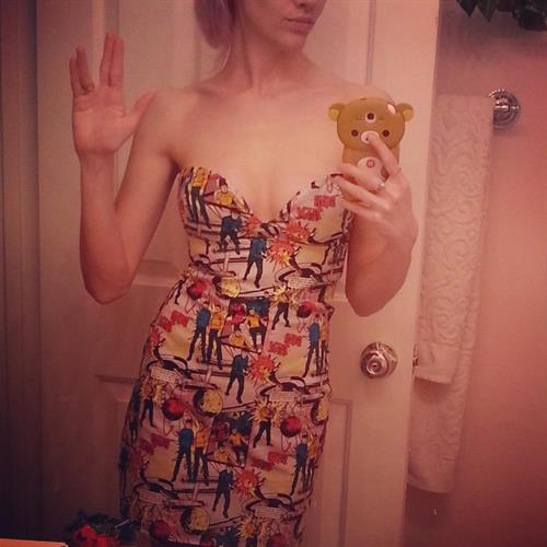 Lyz Brickley taking a selfie