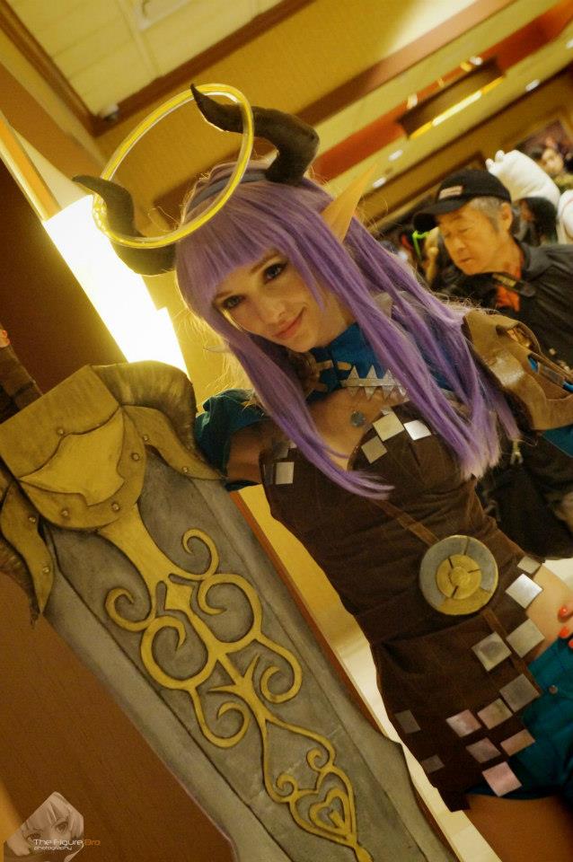 Lyz Brickley - Castanic Slayer Cosplay