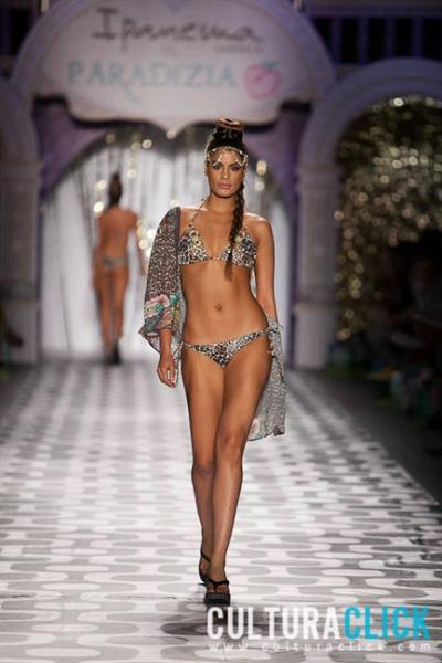 Ariadna Gutiérrez in a bikini