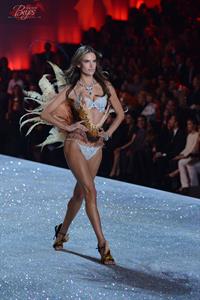 Alessandra Ambrosio in lingerie