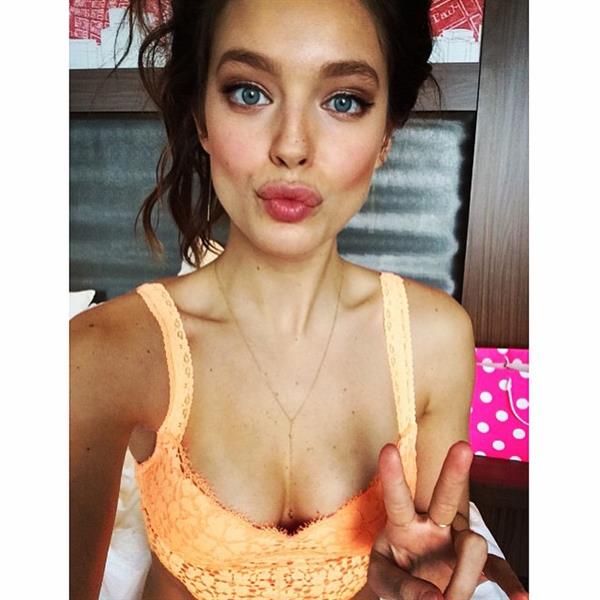 Emily DiDonato taking a selfie