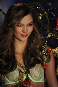 Karlie Kloss in lingerie