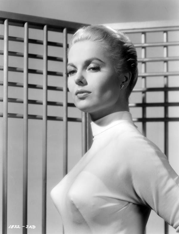 Martha Hyer