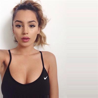 Val Mercado taking a selfie