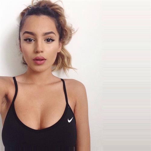 Val Mercado taking a selfie