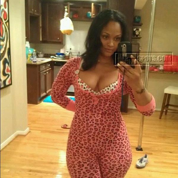 Maliah Michel taking a selfie