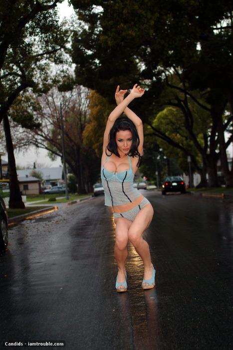 Masuimi Max in lingerie