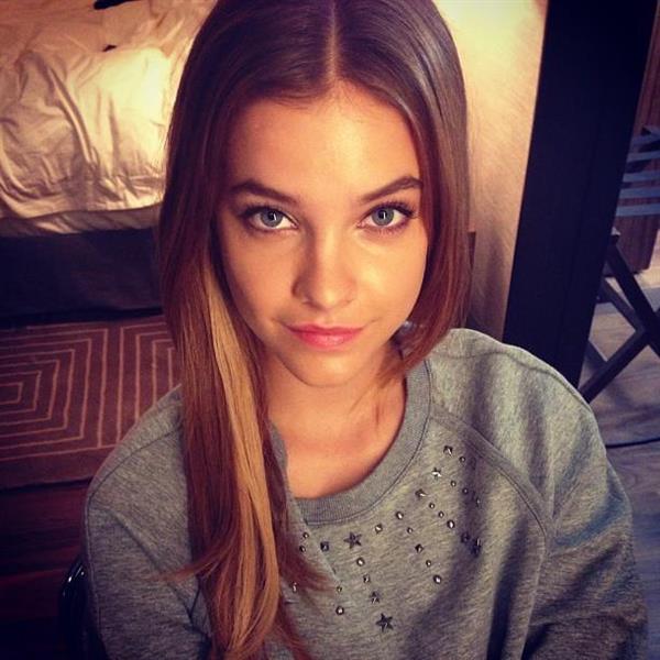 Barbara Palvin taking a selfie