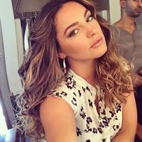 Kelly Brook taking a selfie